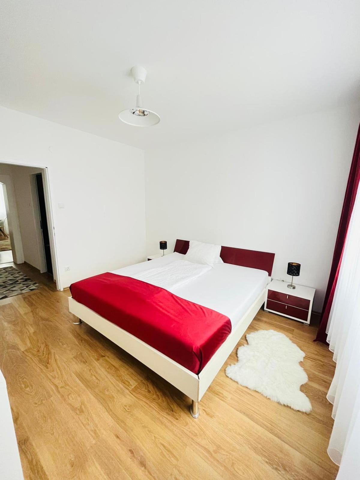 Magnifique Appartment Linz Esterno foto